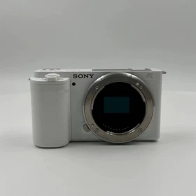 Sony ZV-E10 ZVE10 24.2MP Mirrorless Digital Camera w/16-50mm Lens - 98%New