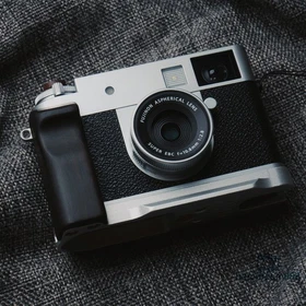 New Wooden Metal Attachment Grip Flannel Base for XHalf Fujifilm X-Half Camera