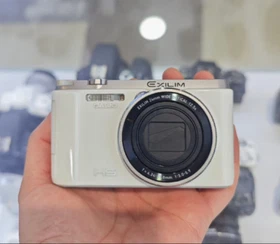 CASIO EX-ZR1000 Digital Camera1600w pixels 12.5x optical zoom Flip Screen