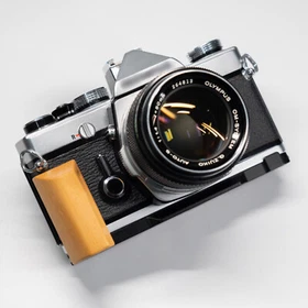 YUWOOD Handcrafted Wooden Camera Grip For Olympus OM-1/ OM-2/ OM-3/ OM-4