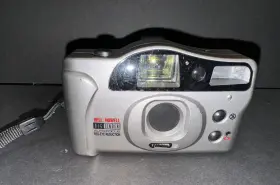 BF-905 BELL AND HOWELL Big Finder Auto Focus Reduction Camera