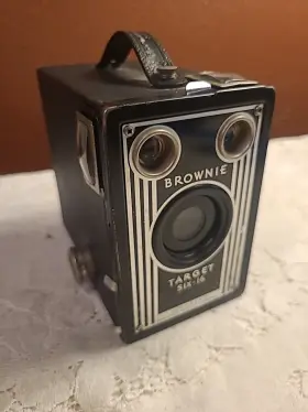 SIX-16 BROWNIE Box Camera Target Eastman Kodak Collectible