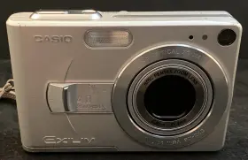 1132577A CASIO Exilim Megapixel Digital Camera
