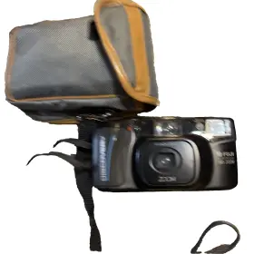 185-ZOOM FUJI Film Camera Flash Reduction