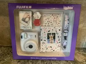 074101207378 FUJIFILM Instax Mini Camera Set Film