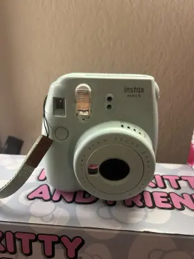 ZC28294 FUJIFILM Instax Mini Camera