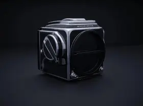 UH132086 HASSELBLAD Camera Zeiss Planar Kit #2