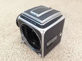 UT187195 HASSELBLAD Format Film Camera Body Waist Level