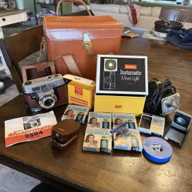 35R4 KODAK Motormatic Film Camera Instamatic Movie Light
