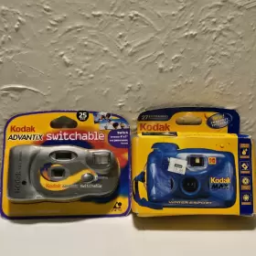 807-1987 KODAK Advantix Switchable Water Sports Flash Cameras