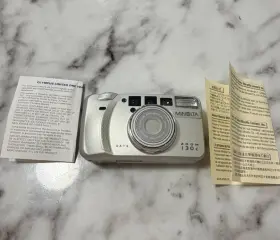 I30C KONICA MINOLTA Zoom Point Shoot Camera