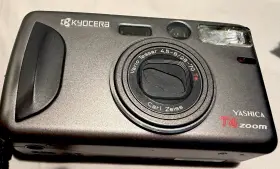 055336 KYOCERA Minty Zoom Yashica Point Shoot