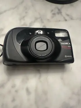 110417 KYOCERA Yashica Ezs Zoom Film Point Shoot Camera Flash