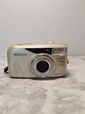 340159 KYOCERA Yashika Elite Zoom Quartz Film Camera