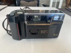 704930 KYOCERA Td Yashica Carl Zeiss Film Point Shoot