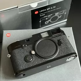 10302 LEICA Paint Serviced Viewfinder Frame