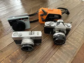 2754 LEICA Cameras