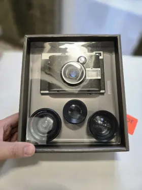 LI800XOL LOMO Lomography Lomoftinstant Camera Reykjavik