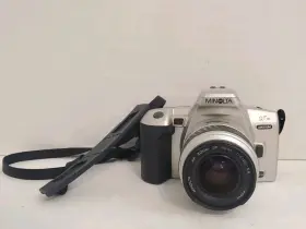 01103156 MINOLTA Si Maxxum Slr Film Camera Lens
