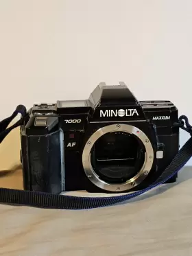 7000 MINOLTA Maxxum Slr Film Camera Body