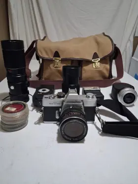 1103098 MINOLTA Srt Slr Film Camera Celtic Vivitar Lense Bag