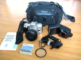 2092301 MINOLTA Maxxum Si Slr Film Camera