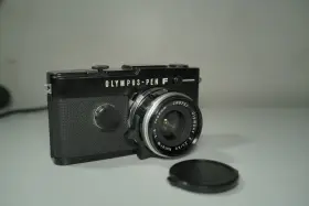 339377 OLYMPUS Pen Body Half Frame Film Camera