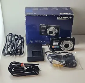4409973 OLYMPUS Camera Box Cables Plug Charger