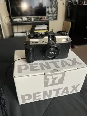 IPX17 PENTAX Half Frame Film Camera Boxed