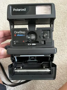 H4Y38702 POLAROID Step Close Up Film Camera