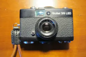 000093001625 ROLLEI Led Camera Triotar Lens