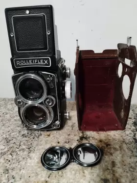 2.8D ROLLEIFLEX Tlr Camera Schneider Kreuznach Xenotar Lens