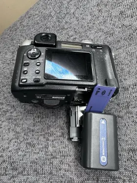 DSC-S75 SONY Cybershot Camera Memory Stick