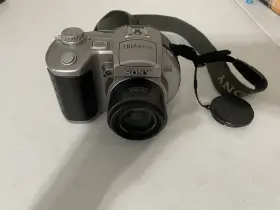 MDC-CD400 SONY Mavica Camera Charger Batteries Tripod Manual