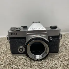 08996 TOPCON Auto Film Camera Body Slr