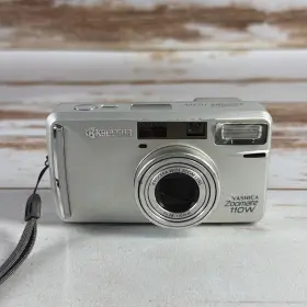 013407 YASHICA Kyocera Zoomate Point Shoot Film Camera