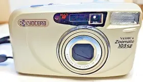105SE YASHICA Kyocera Zoomate Film Camera