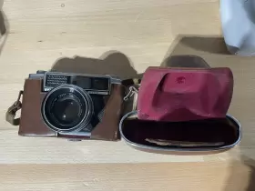 1102302 YASHICA Lynx Rangefinder Camera
