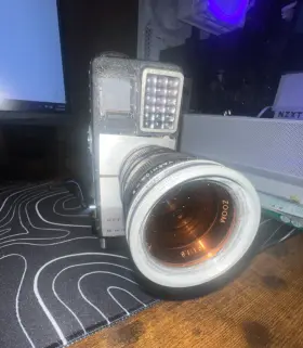 2030351 YASHICA Em Reflex Zoom Movie Camera Decent