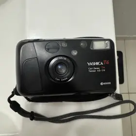 225333 YASHICA Film Camera