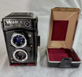 3051674 YASHICA Mat Tlr Format Film Camera Strap