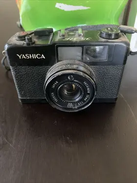 35-ME YASHICA Rangefinder Film Camera