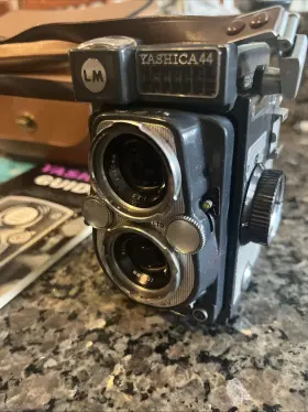 3970110 YASHICA Meter Tlr Film Camera