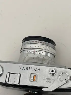 5111818 YASHICA Film Rangefinder Camera