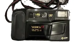 636907 YASHICA Point Shoot Film Camera Carl Zeiss Lens Batt