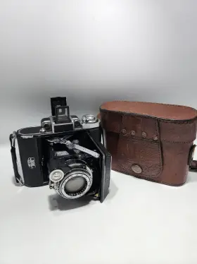 P76185 ZEISS Ikon Ikonta Film Camera Novar Anastigmat Compur
