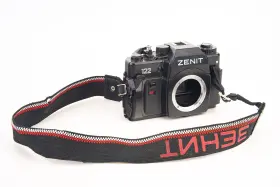 FS-122 ZENIT Slr Film Camera Body Screw Mount Batteries Strap