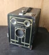 TARGET BROWNIE SIX-20. ANTIQUE PORTABLE CAMERA. MADE IN U.S.A. UNTESTED!