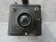 VINTAGE BROWNIE USA SIX-20 BOX CAMERA